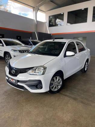 TOYOTA ETIOS 1.5 X PLUS SEDAN 16V FLEX 4P AUTOMÁTICO